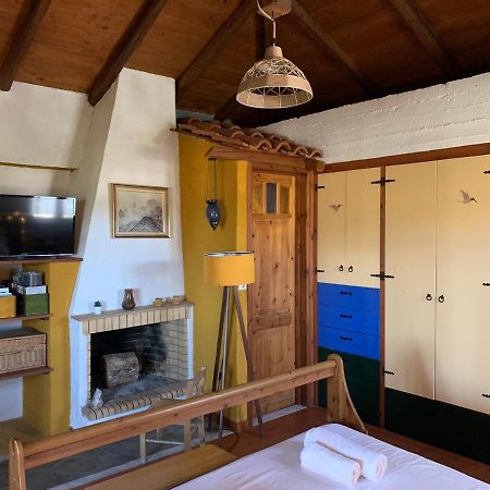 Mavilia Traditional Guesthouse Лигурион Экстерьер фото
